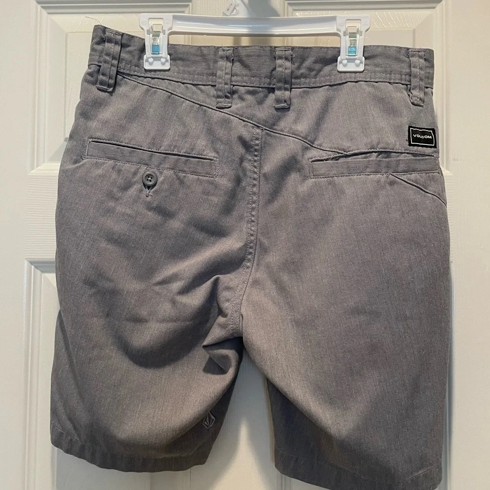 Volcom Shorts - Picture 2 of 3
